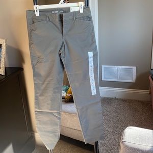 Brand new grey old navy pixie pants !! Size 4 !!